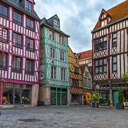 Geoffroy Sublime Duplex à Proximité De La Place Du Vieux Marché Apartamento *